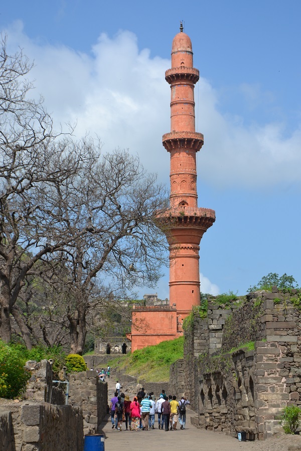 daulatabad-fort-car-rental.jpg